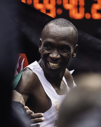突破人類極限！Eluid Kipchoge成史上首位Sub 2全馬跑手